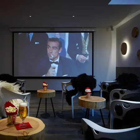 Contact Us At What App - 0041-798-078-462 For Bookings! - With Fascinating Views Over Apartmán